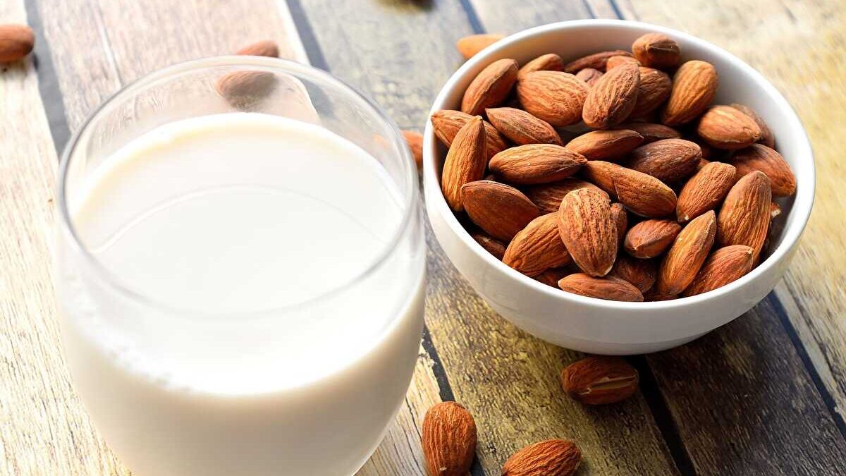 アーモンドミルク 太る