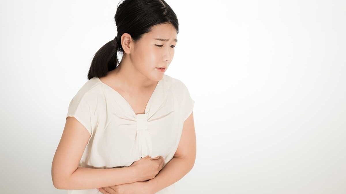 ブラ 締め付け 胃痛